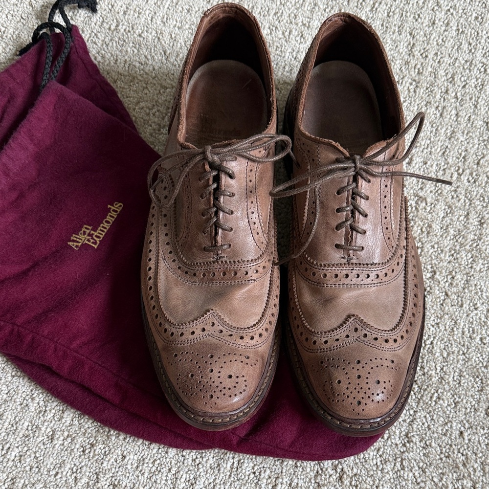 Allen Edmonds Men's Tan Wingtip Oxfords